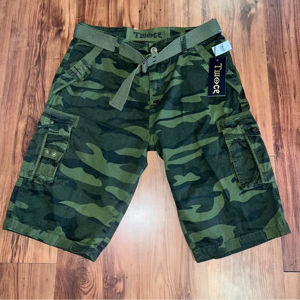 Baggy camo cargo jorts